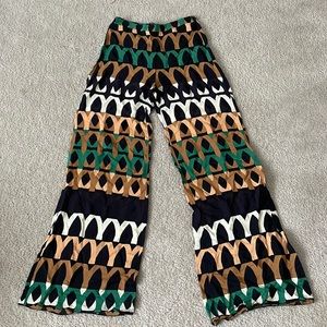 Zara wide legged Lenin Pants